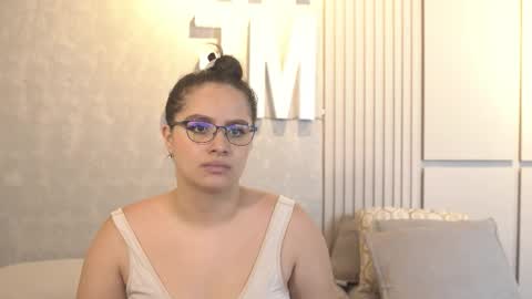 Teylor  Kim online show from 23, 9, 2025