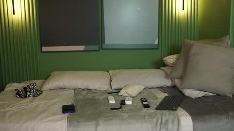 Teylor  Kim online show from 27, 9, 2025