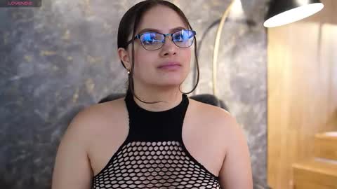 Teylor  Kim online show from 25, 10, 2025