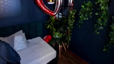 Taylor Bennet online show from 17, 2, 2025