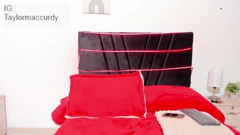 taylormaccurdy_ online show from 28, 11, 2025