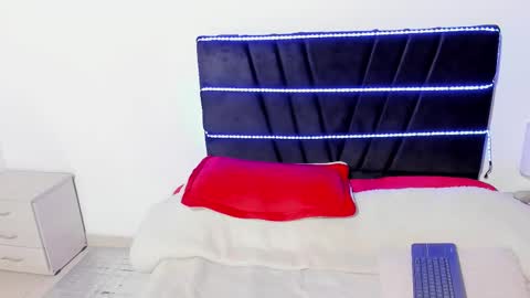 taylormaccurdy_ online show from 3, 2, 2026