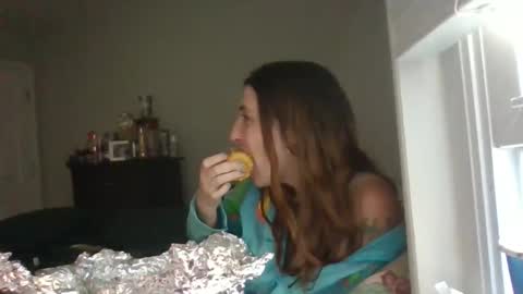 Snapshot of taylorslay chatting on 13, 5, 2026 taylorslay online show from 13, 5, 2026