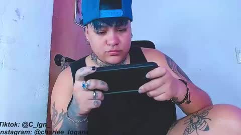Snapshot of techno_420 chatting on 4, 1, 2025 Charlee He online show from 4, 1, 2025