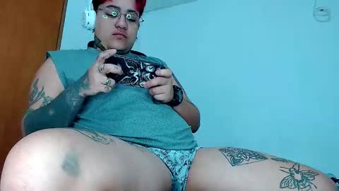Snapshot of techno_420 chatting on 4, 10, 2025 Charlee He online show from 4, 10, 2025