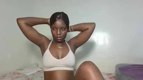 Snapshot of tee_kaicy chatting on 25, 10, 2025 kaicy online show from 25, 10, 2025