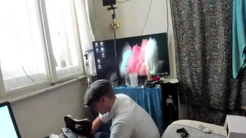 Virg Lszl online show from 11, 11, 2025