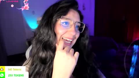 Snapshot of tellme_maddie chatting on 27, 7, 2026 Maddie online show from 27, 7, 2026