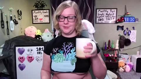 Pixie and Tentacle Overlord online show from 19, 2, 2025