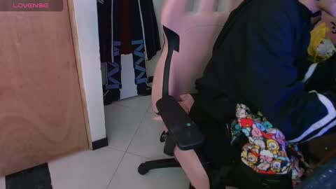 Terra Elowen online show from 27, 11, 2025