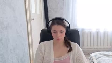 Anny Simpson online show from 6, 11, 2025