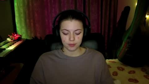 Anny Simpson online show from 10, 4, 2026