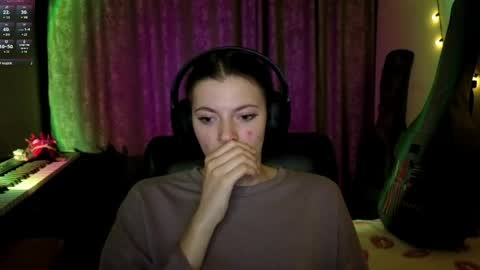 Anny Simpson online show from 12, 4, 2026