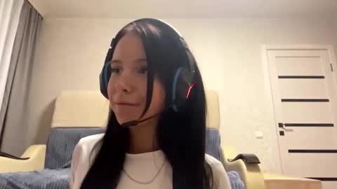 Snapshot of terresastair chatting on 5, 11, 2025 Demi online show from 5, 11, 2025