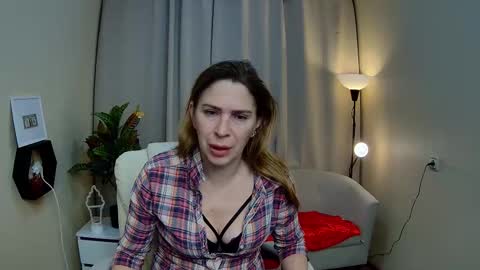 Snapshot of tessadaybreak chatting on 22, 2, 2026 tessadaybreak online show from 22, 2, 2026