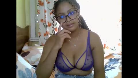 Snapshot of tessmia chatting on 20, 4, 2026 tessmia online show from 20, 4, 2026