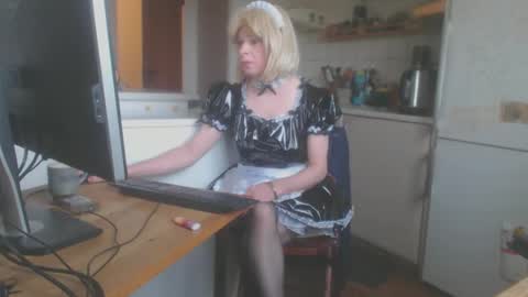 Snapshot of tgirlsub4domq chatting on 16, 11, 2025 Tgirlsub4DomQ online show from 16, 11, 2025