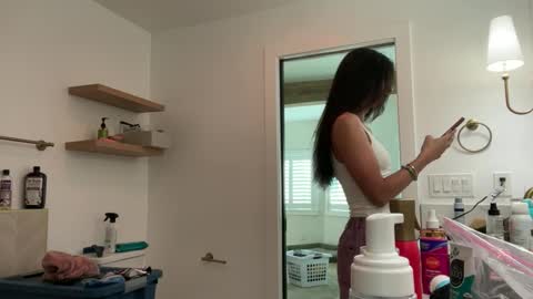 Snapshot of tgirltoesx chatting on 15, 5, 2026 babygirlmami online show from 15, 5, 2026