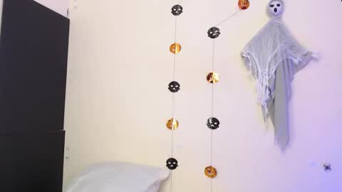  Thalia Anderson  online show from 31, 10, 2025