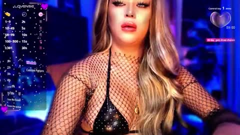 Snapshot of thalia_cambridge chatting on 12, 11, 2025 THALIA online show from 12, 11, 2025