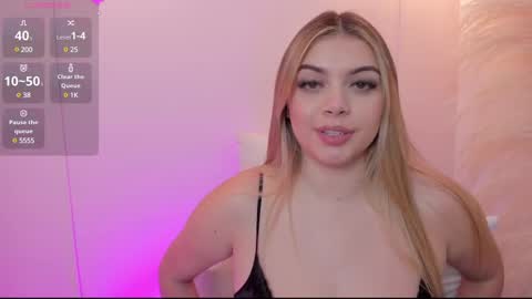 Snapshot of thaliafox_ chatting on 5, 3, 2025 Thalia online show from 5, 3, 2025