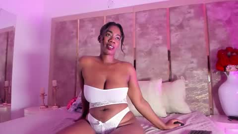 Snapshot of thaliawest chatting on 5, 5, 2026 ThaliaWest online show from 5, 5, 2026