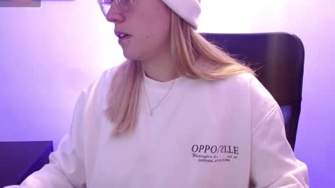   online show from 13, 2, 2025