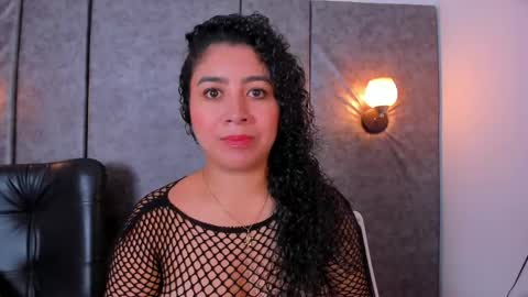 thara webstter online show from 28, 4, 2026