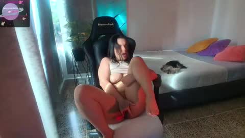 Snapshot of thays_mawakye01 chatting on 27, 10, 2025 Paola online show from 27, 10, 2025