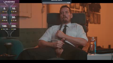 Snapshot of the_dilf chatting on 17, 12, 2024 The DILF -  online show from 17, 12, 2024