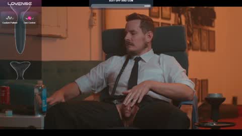 Snapshot of the_dilf chatting on 28, 12, 2024 The DILF -  online show from 28, 12, 2024