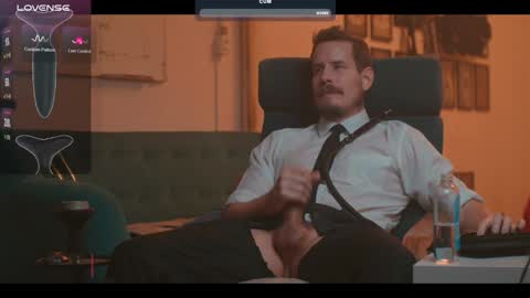 Snapshot of the_dilf chatting on 6, 1, 2025 The DILF -  online show from 6, 1, 2025