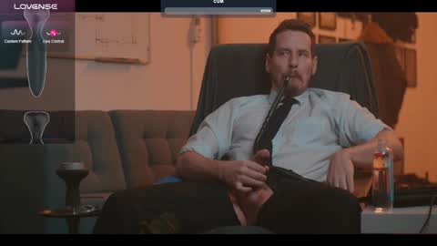 Snapshot of the_dilf chatting on 1, 3, 2025 The DILF -  online show from 1, 3, 2025