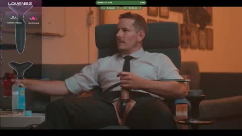 Snapshot of the_dilf chatting on 3, 10, 2025 The DILF -  online show from 3, 10, 2025