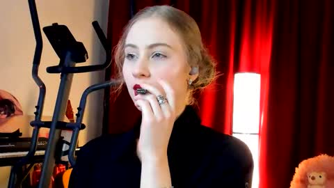 Ally    STREAMING ON TWITCH NOW Check my Twitter for updates online show from 26, 9, 2025