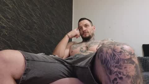 Snapshot of thebestmuscles chatting on 6, 1, 2025 John online show from 6, 1, 2025