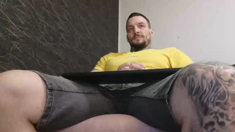 Snapshot of thebestmuscles chatting on 10, 1, 2025 John online show from 10, 1, 2025