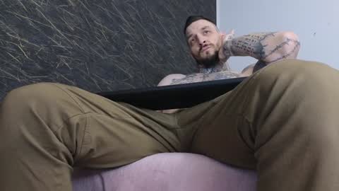 Snapshot of thebestmuscles chatting on 19, 1, 2025 John online show from 19, 1, 2025