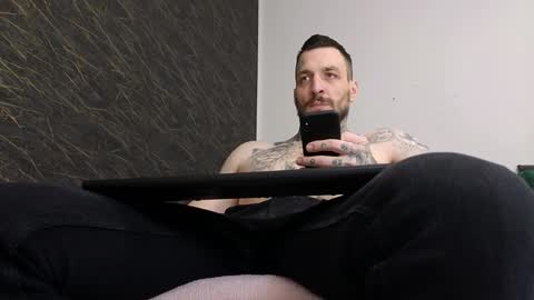 Snapshot of thebestmuscles chatting on 31, 1, 2025 John online show from 31, 1, 2025