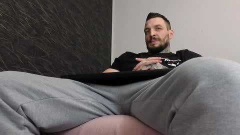 Snapshot of thebestmuscles chatting on 6, 2, 2025 John online show from 6, 2, 2025