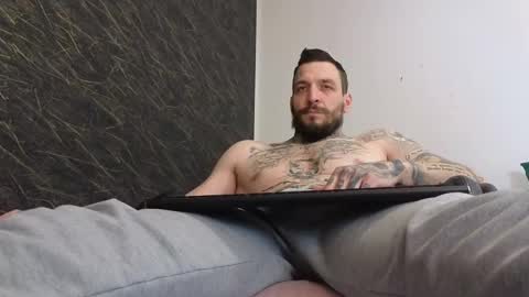 Snapshot of thebestmuscles chatting on 25, 2, 2025 John online show from 25, 2, 2025