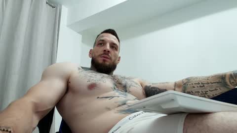 Snapshot of thebestmuscles chatting on 21, 9, 2025 John online show from 21, 9, 2025