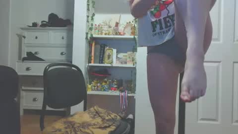 Snapshot of thedevilstwink chatting on 23, 12, 2025 thedevilstwink online show from 23, 12, 2025