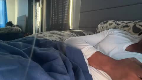 Snapshot of theeshooterr chatting on 5, 1, 2025 theeshooterr online show from 5, 1, 2025