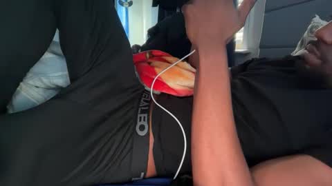 Snapshot of theeshooterr chatting on 16, 11, 2025 theeshooterr online show from 16, 11, 2025