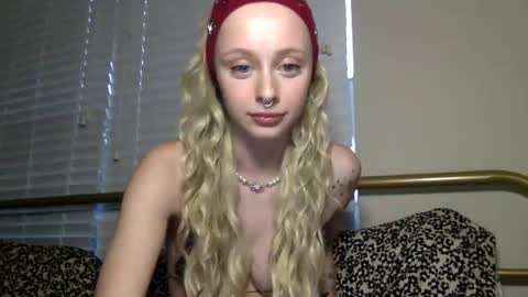 Snapshot of theetinyydancerrr chatting on 20, 3, 2026 theetinyydancerrr online show from 20, 3, 2026