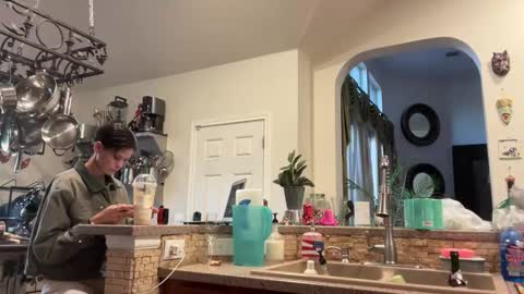 Snapshot of thegabzilla chatting on 31, 10, 2025 thegabzilla online show from 31, 10, 2025