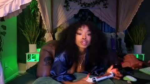 Snapshot of thelovelybrown chatting on 23, 7, 2026 thelovelybrown online show from 23, 7, 2026