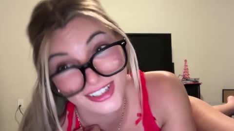 therosiecheeks online show from 22, 12, 2025