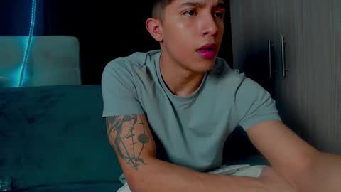 Snapshot of thesaint_xxx chatting on 27, 9, 2025 thesaint_xxx online show from 27, 9, 2025